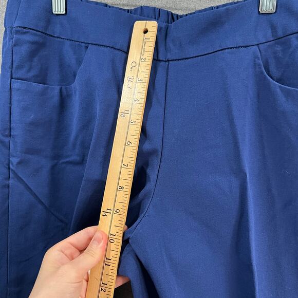 Isaac Mizrahi Live! Stretch Crop Wide Leg with Butto Royal Navy, Petite 14 - Picture 6 of 10